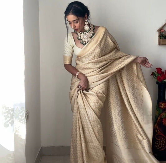 Beautiful Premium Soft Lichi Silk With Jacqard  work All Over With rich work pallu with acquard Border Blouse,Wedding PartyWear Classic Sari